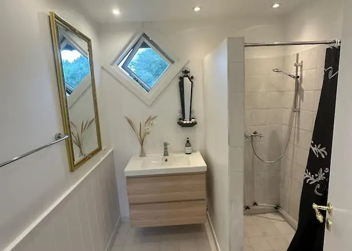 Feriehus With Seaview And Private