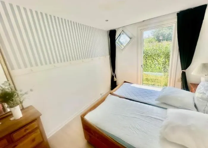 With Seaview And Private